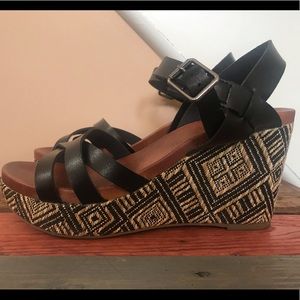 REDUCED Mia Darnell Novelty Wrap Wedges